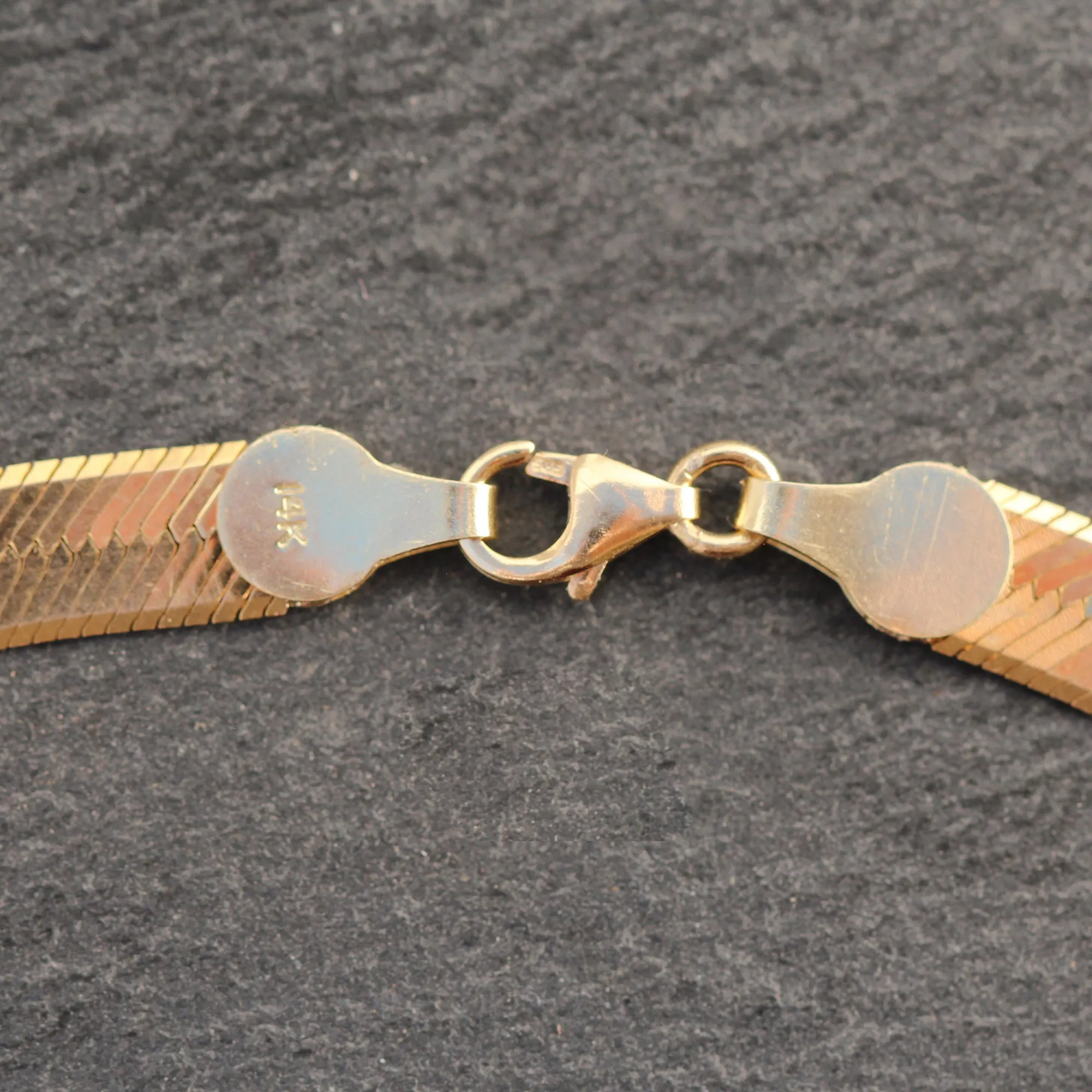 14k Gold Wide Herringbone Chain Bracelet