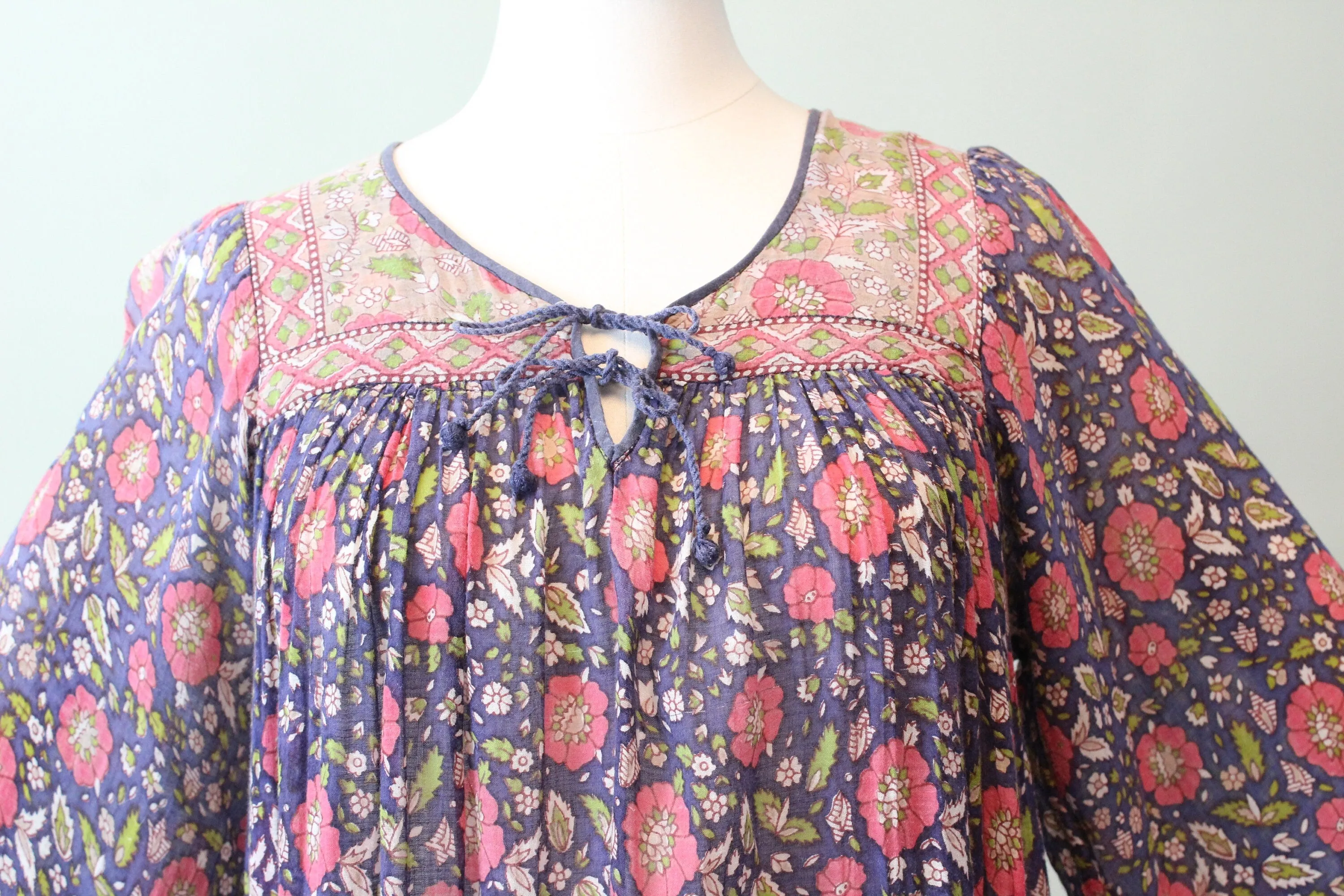 1970s INDIAN COTTON caftan dress small | new spring