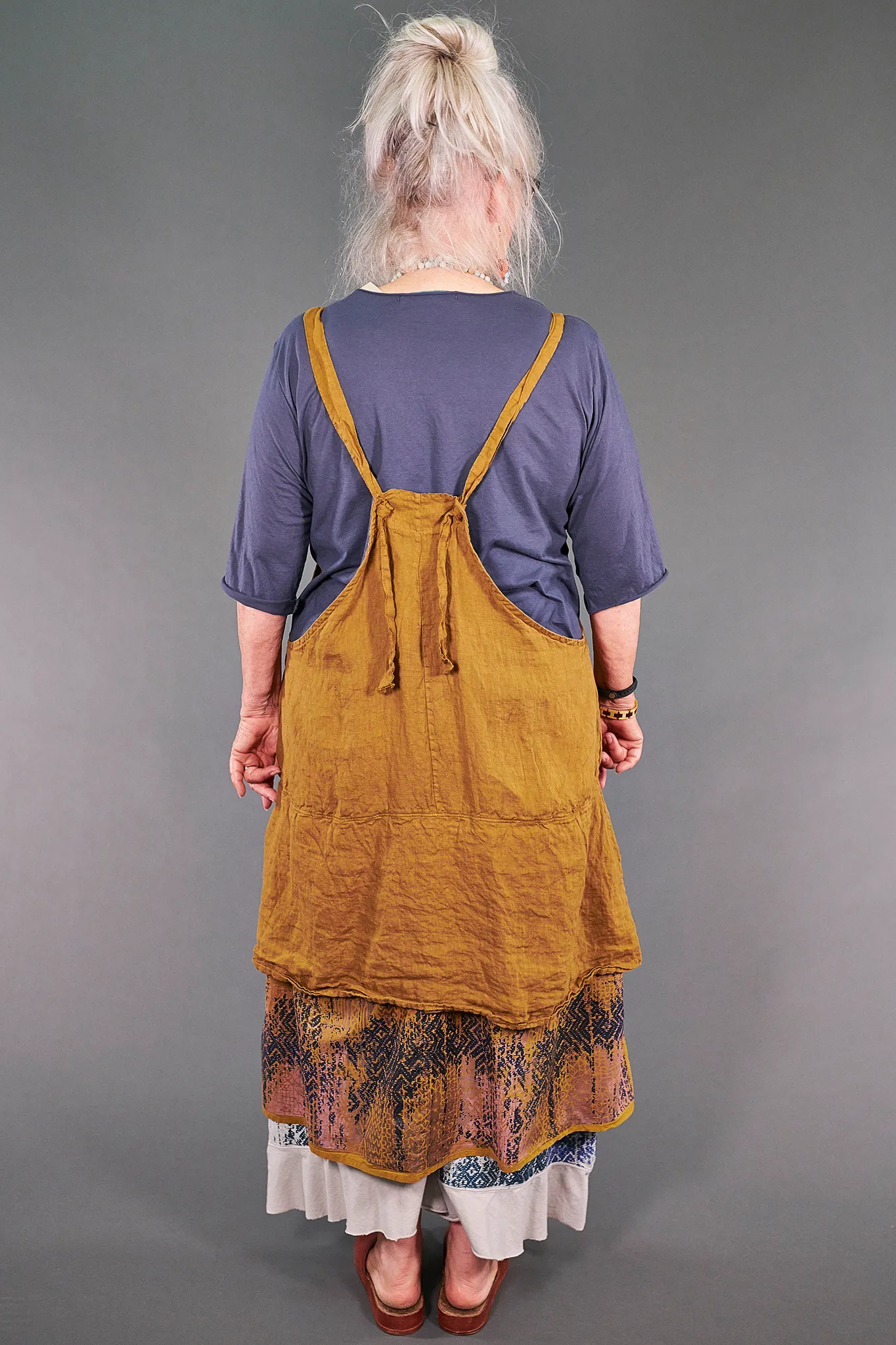 6209 Artist Apron-Vintage Brass-P