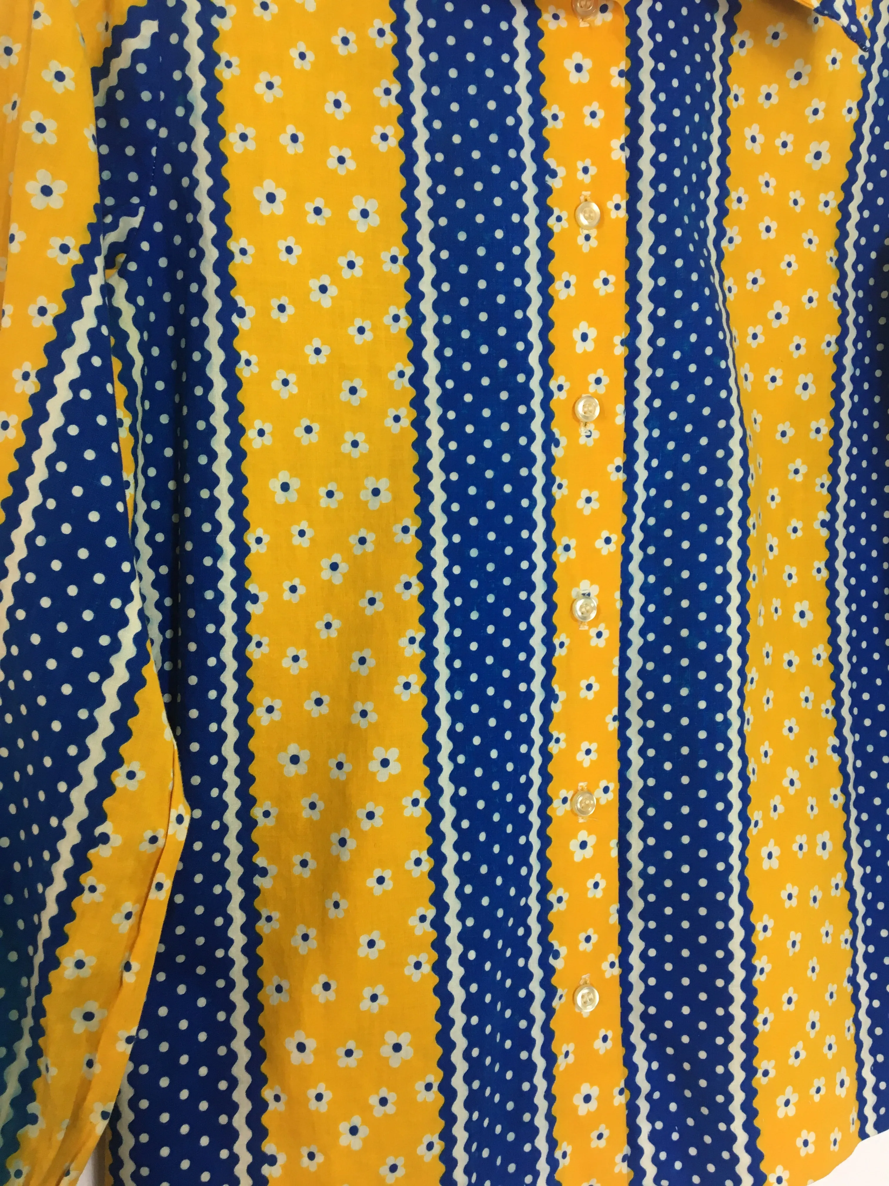 70’s FLOWER POWER BUTTON UP / SMALL