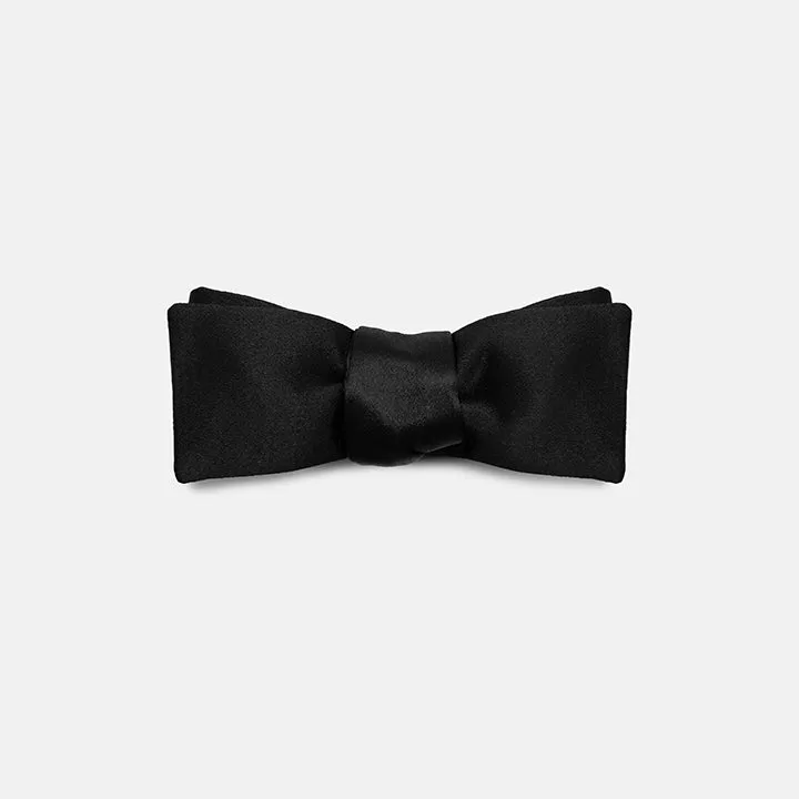 Batwing Slim Bow Tie