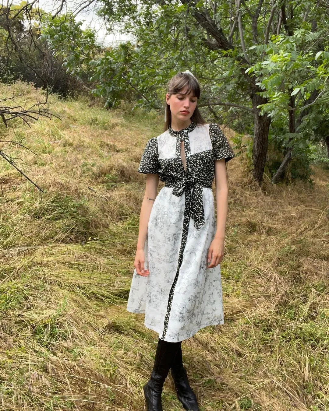 Clover Shirt Dress / Black Mini Floral   Vintage White Toile Print Cotton Voile
