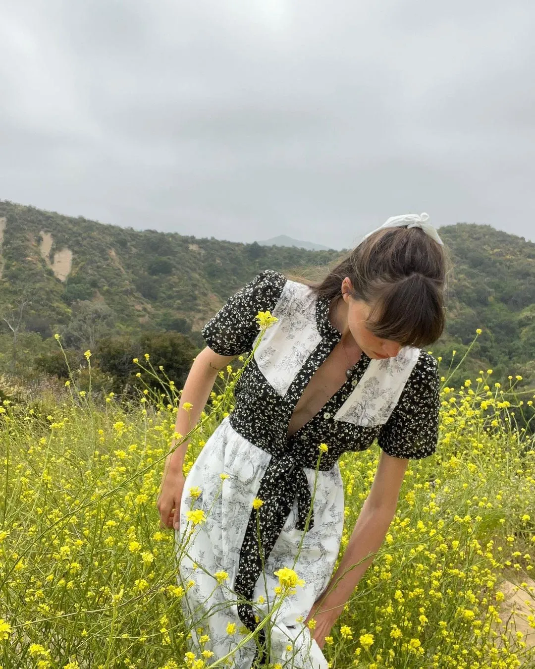 Clover Shirt Dress / Black Mini Floral   Vintage White Toile Print Cotton Voile