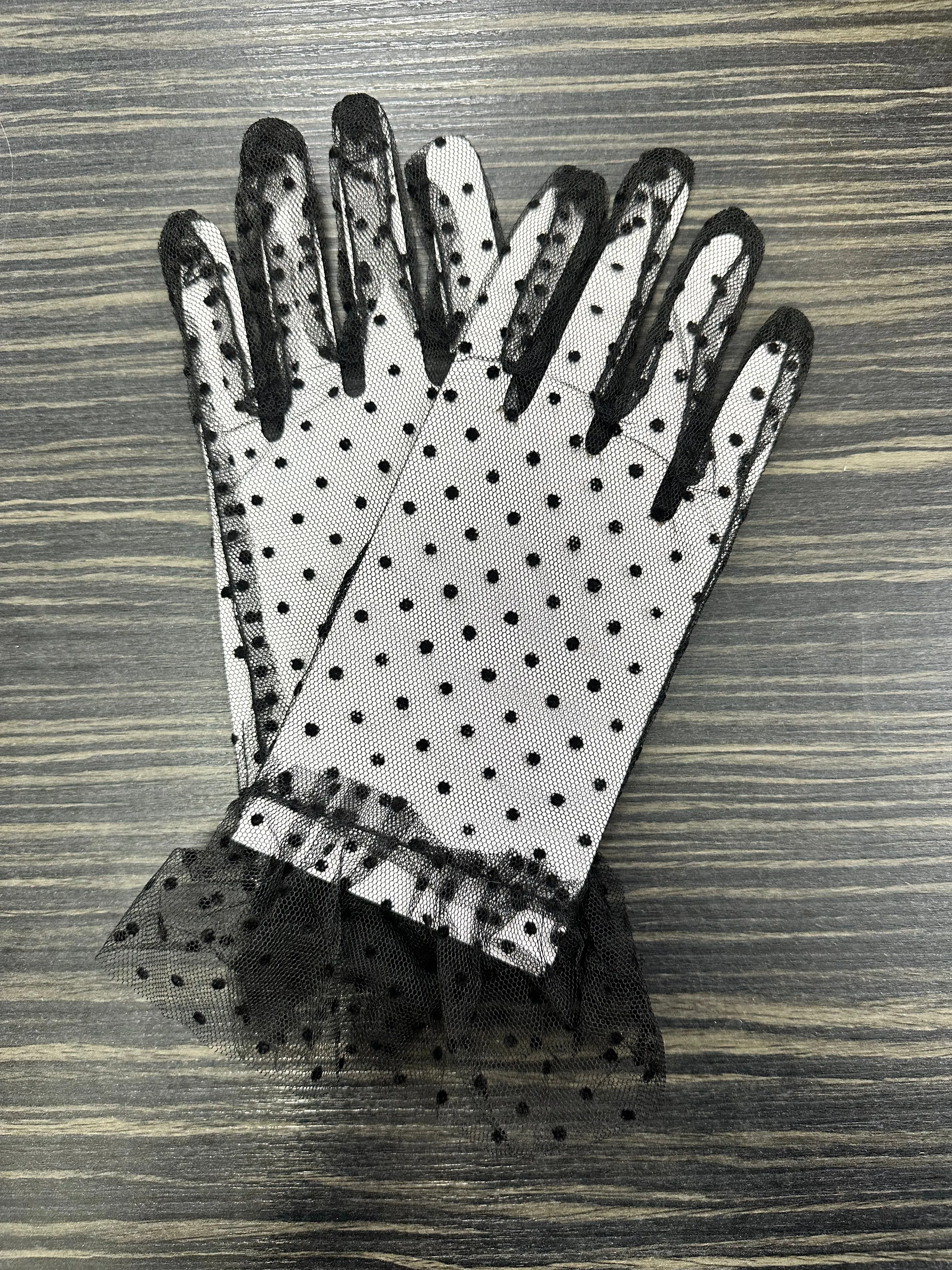 DMB Vintage Style Mesh Polka Dot Gloves