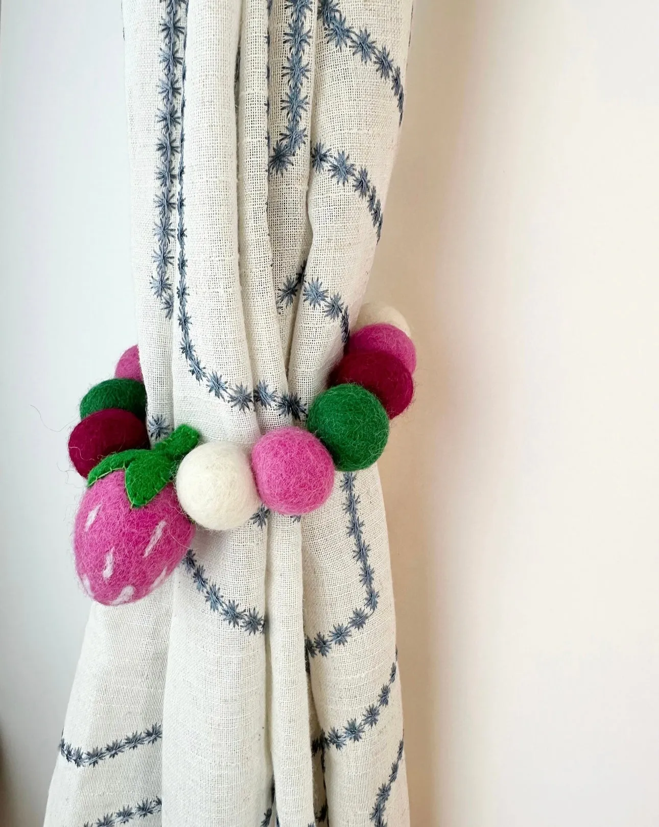 Fuchsia Strawberry Curtain Ties