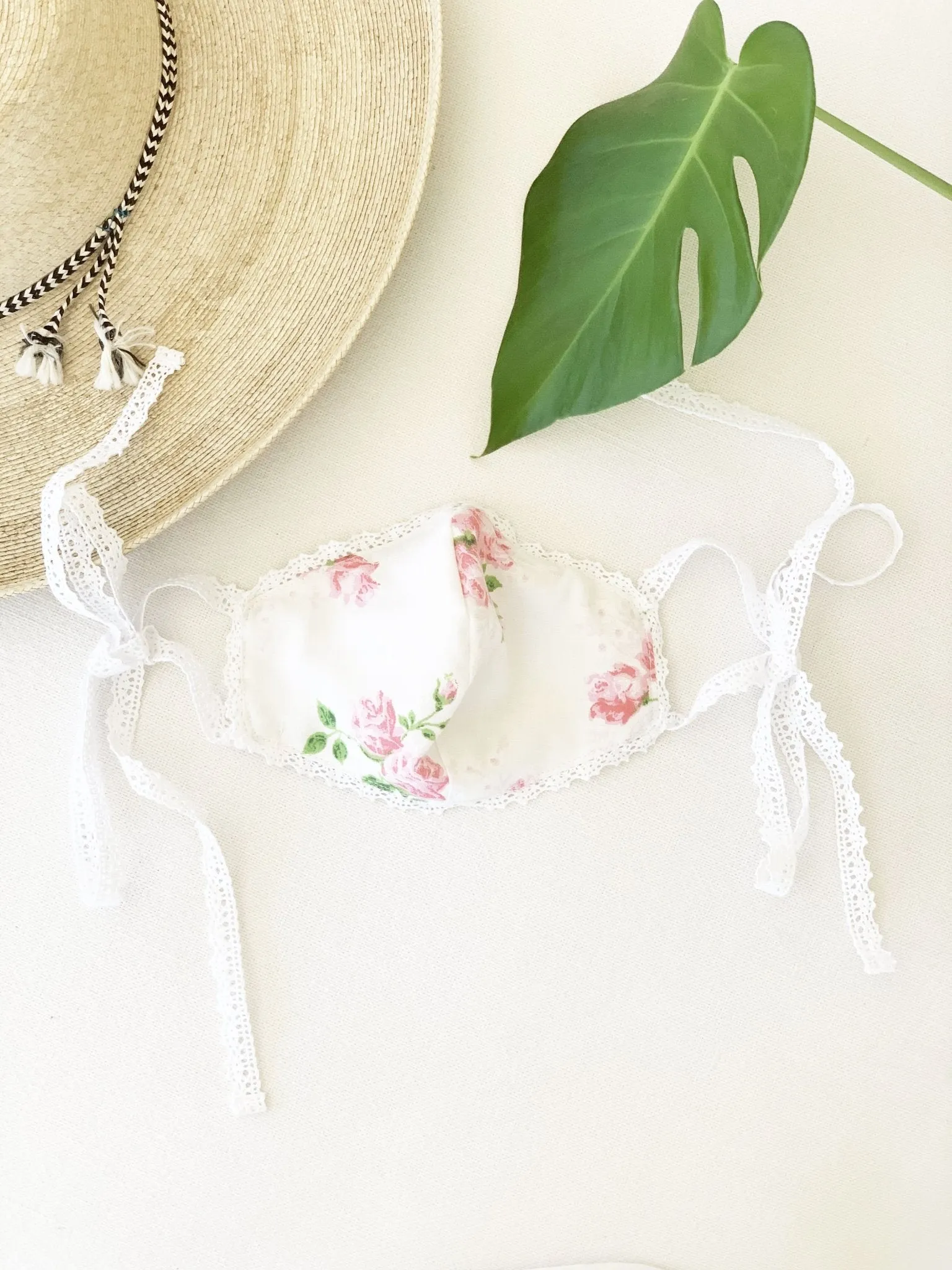 Lillian Face Mask - Vintage floral rose with lace trim