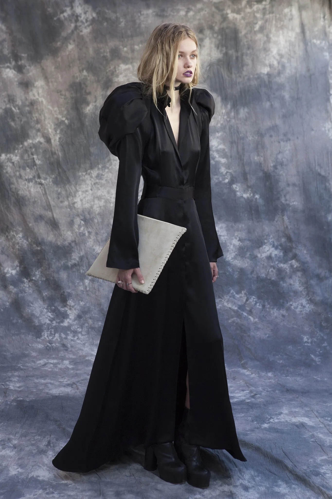 Long Sleeve Train Dress w. Detachable Hood