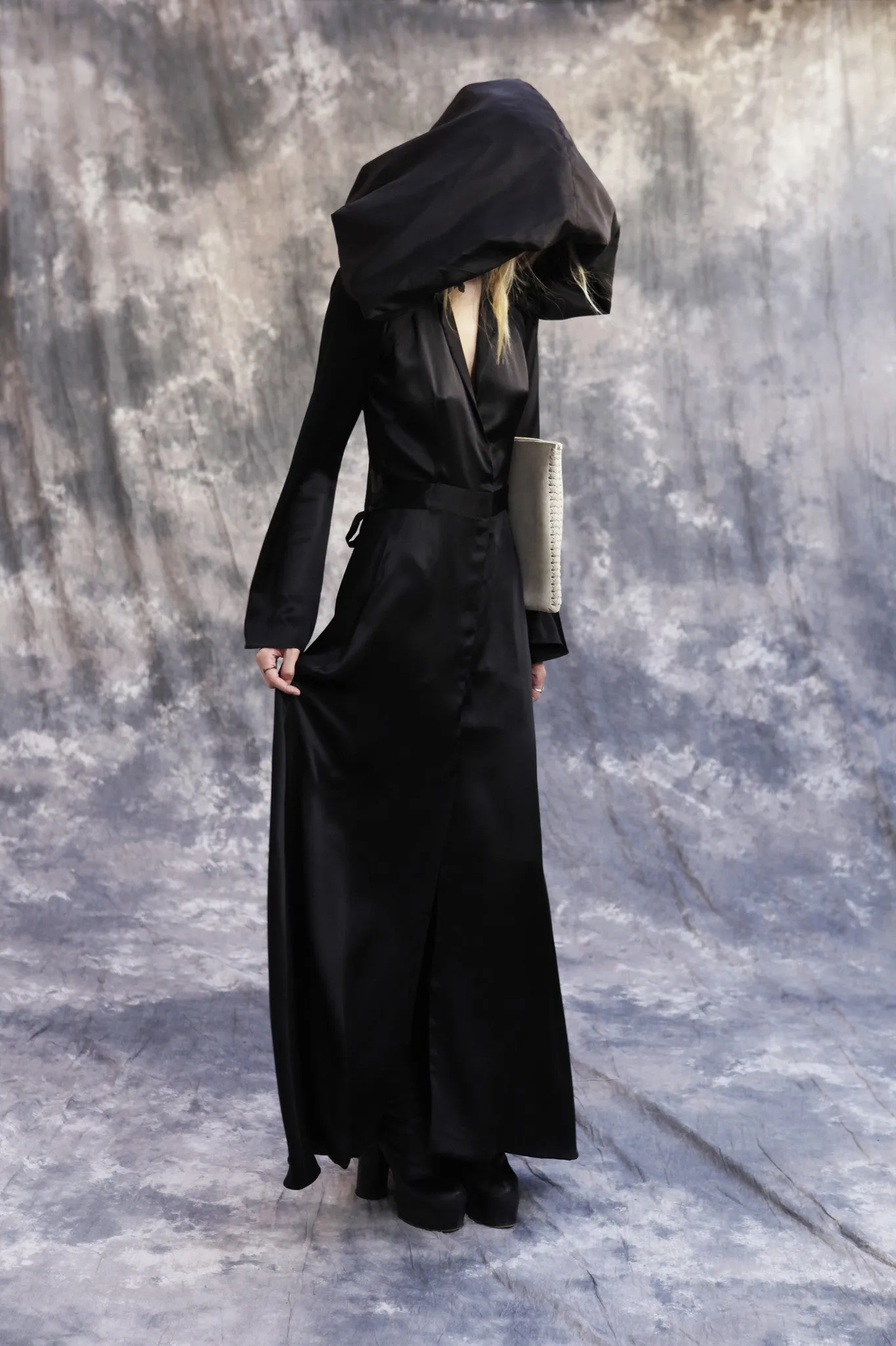 Long Sleeve Train Dress w. Detachable Hood