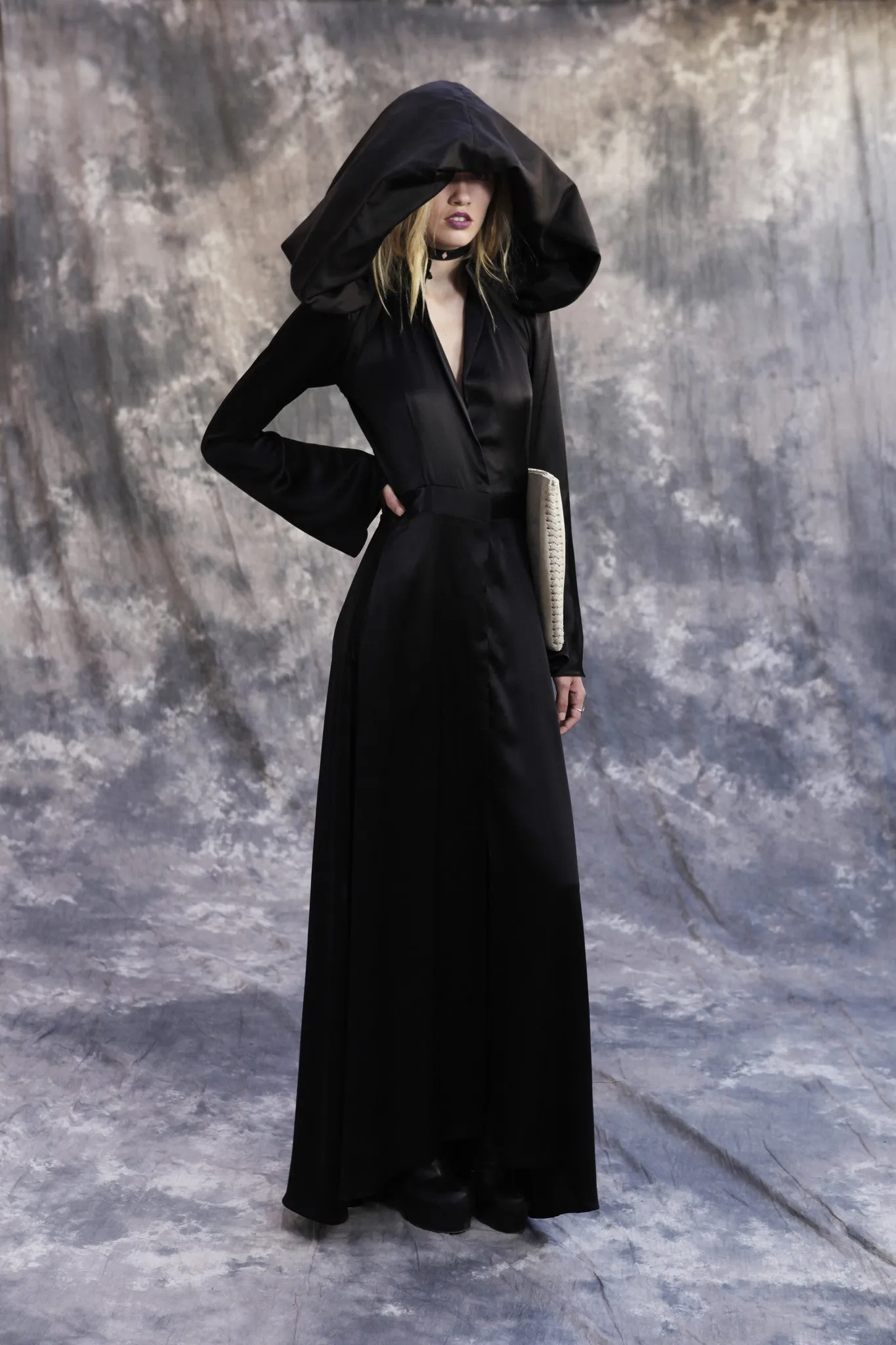 Long Sleeve Train Dress w. Detachable Hood