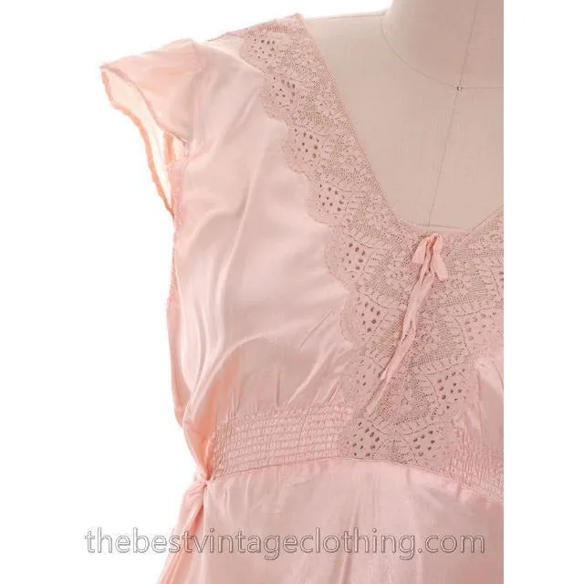 Lovely NOS Vintage 1930s Bias Cut Nightgown Peach Rayon Satin M Pretty Details