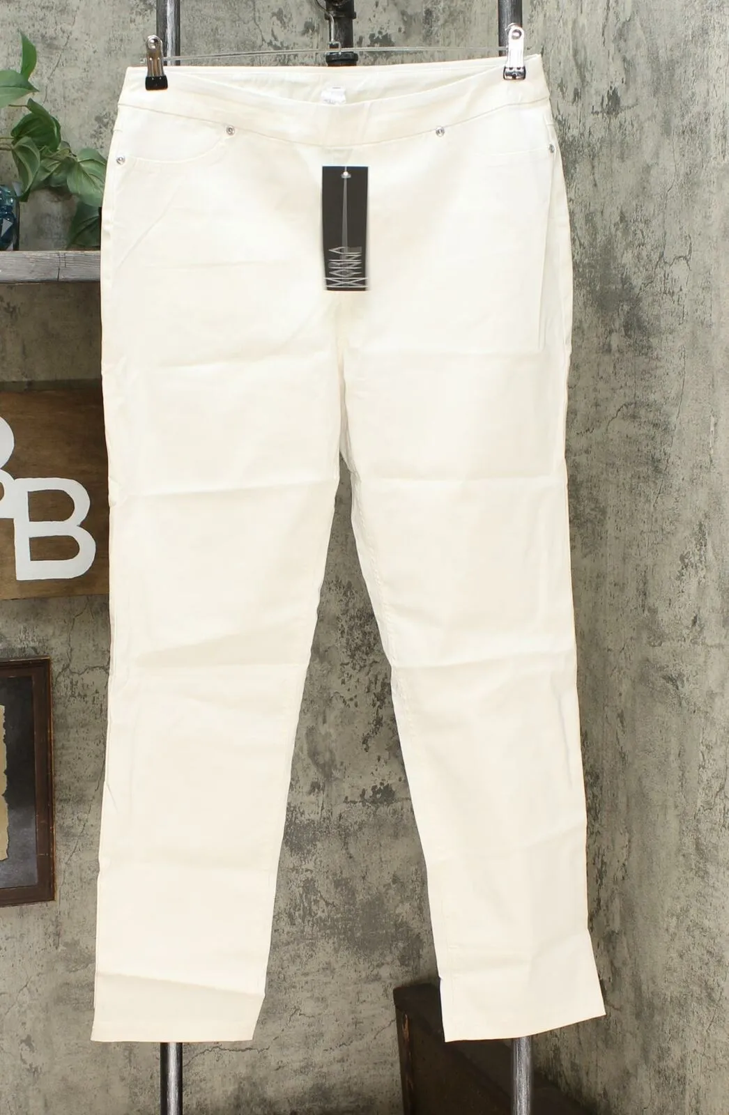 MarlaWynne Women's Stretch Twill FLATTERfit Pants