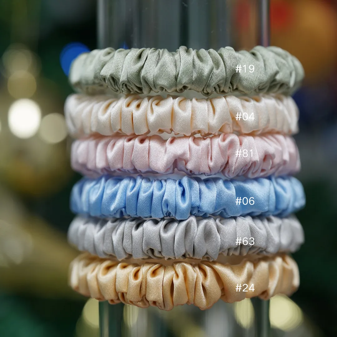 Nude silk scrunchies mini