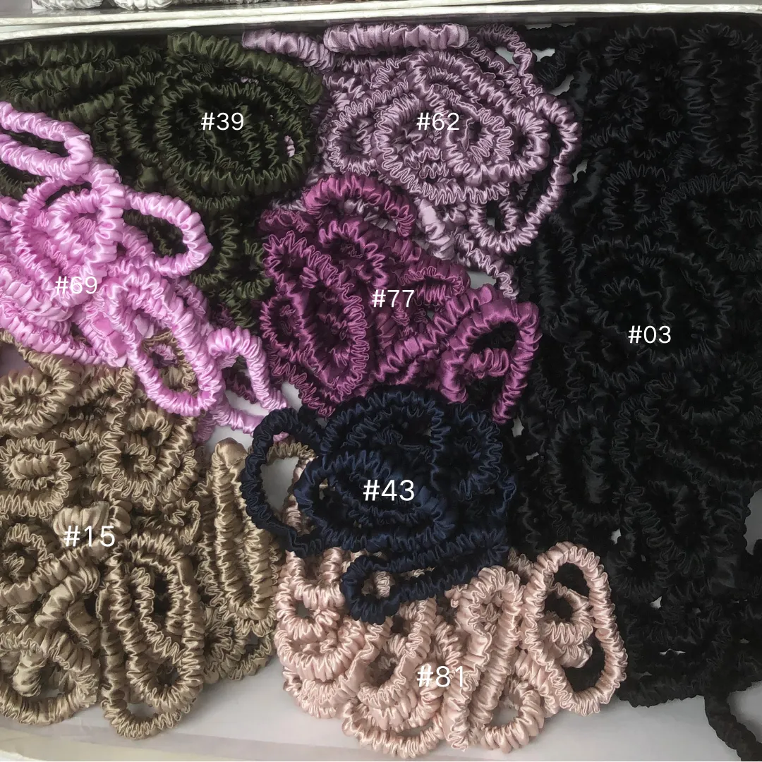 Nude silk scrunchies mini