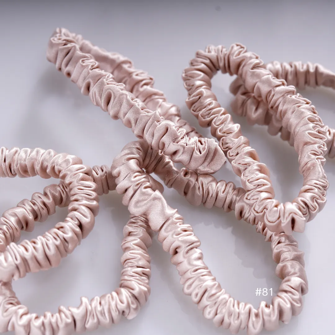 Nude silk scrunchies mini