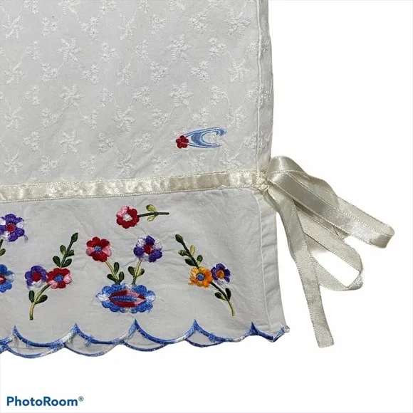 O'Neill Eyelet Skirt w/Embroidered floral Scalloped Trim