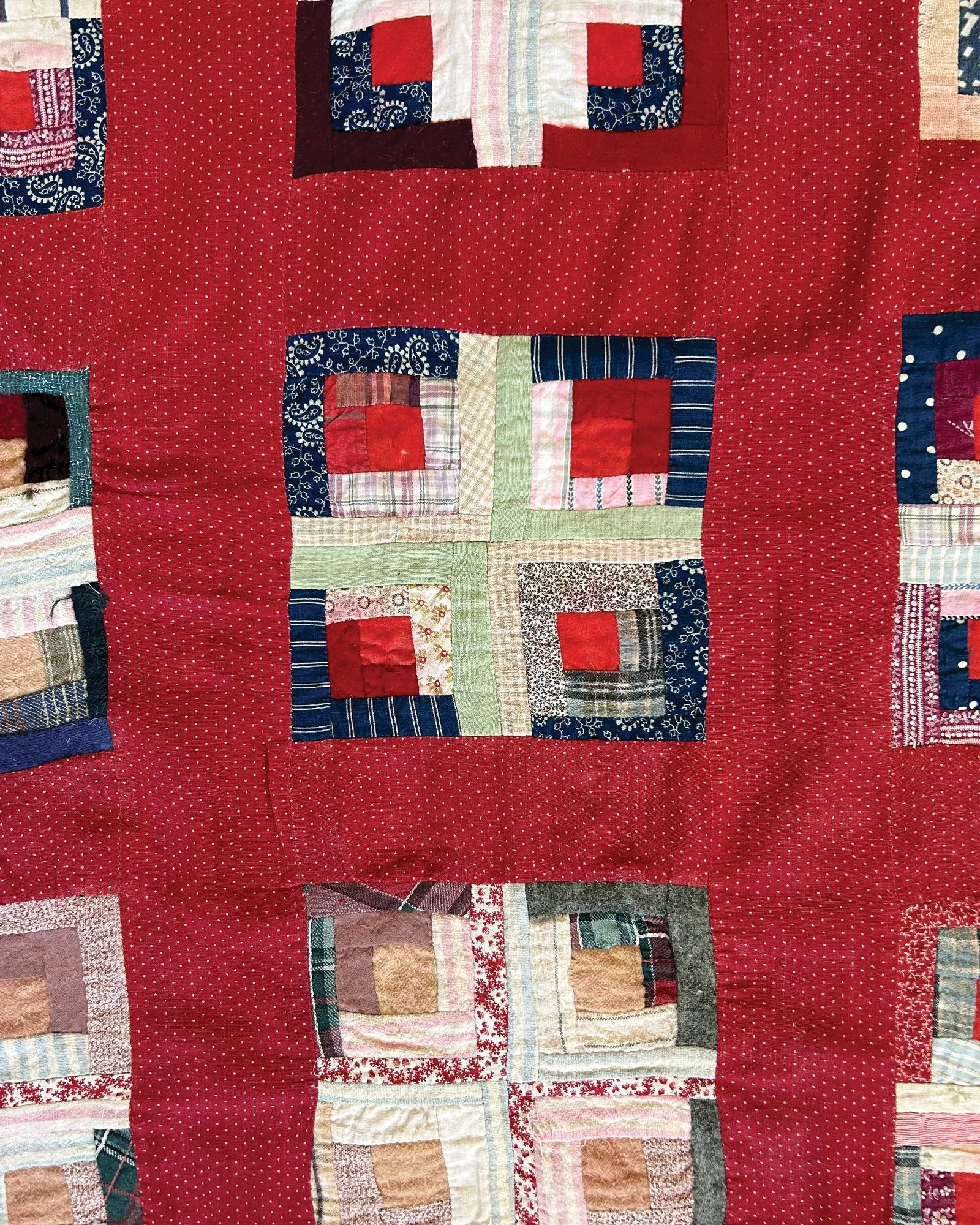 THE QUILTED PINAFORE - LOG CABIN RED