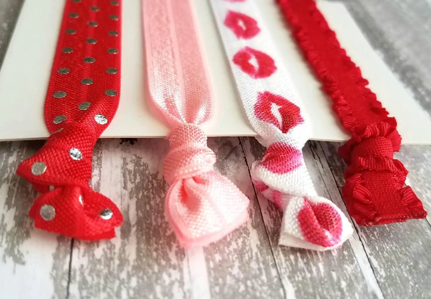 Valentine Hair Tie Set, Valentine ties, Valentine ponytail holder, Valentine hair band, kiss accessories, love gift, red pink hair elastic