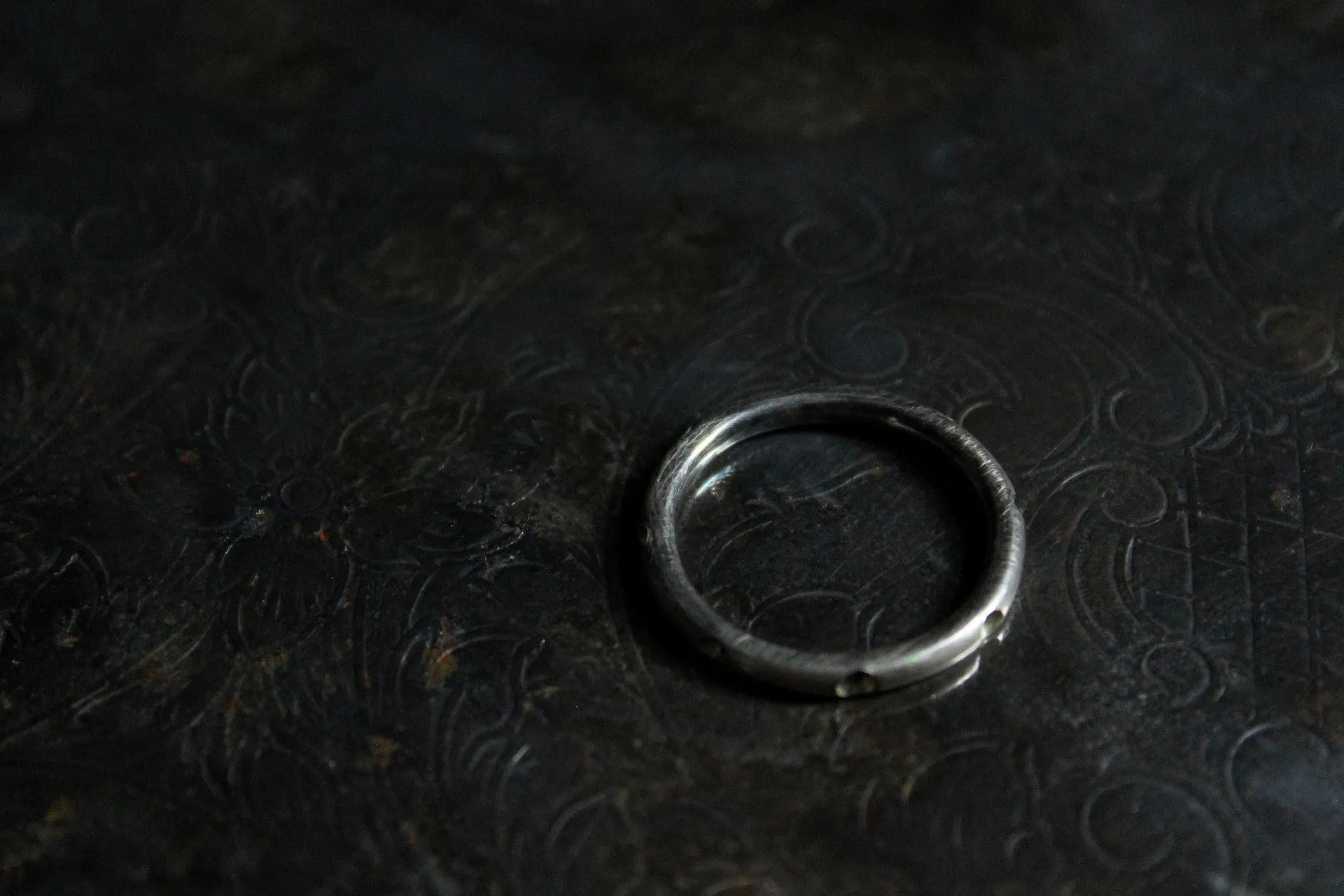 Vintage Sterling Silver Dotted Band Ring.