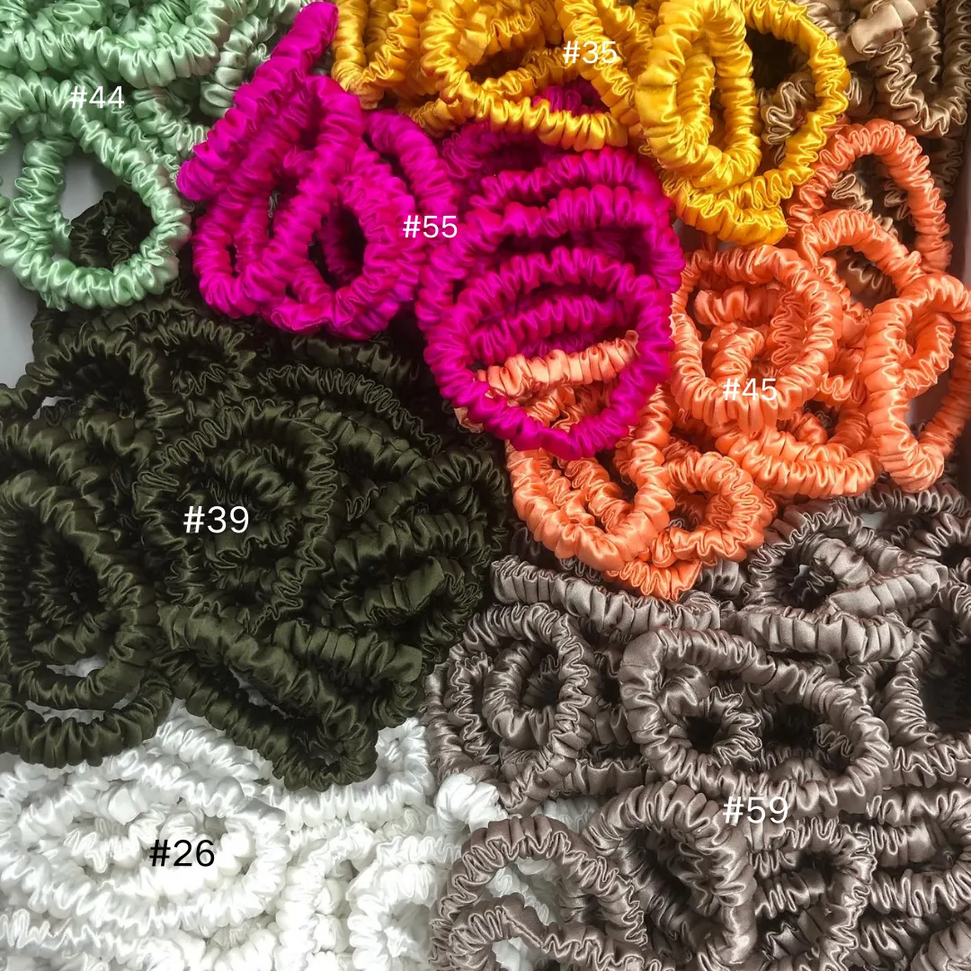 White silk scrunchies mini