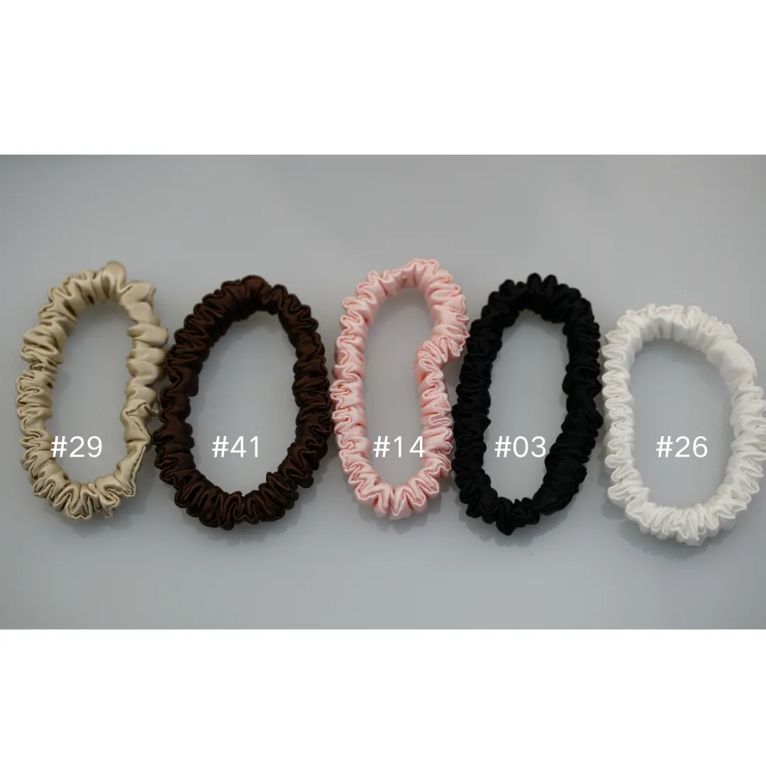 White silk scrunchies mini