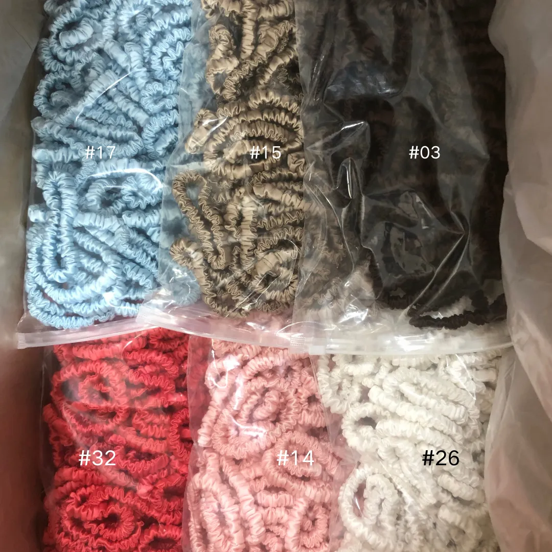 White silk scrunchies mini