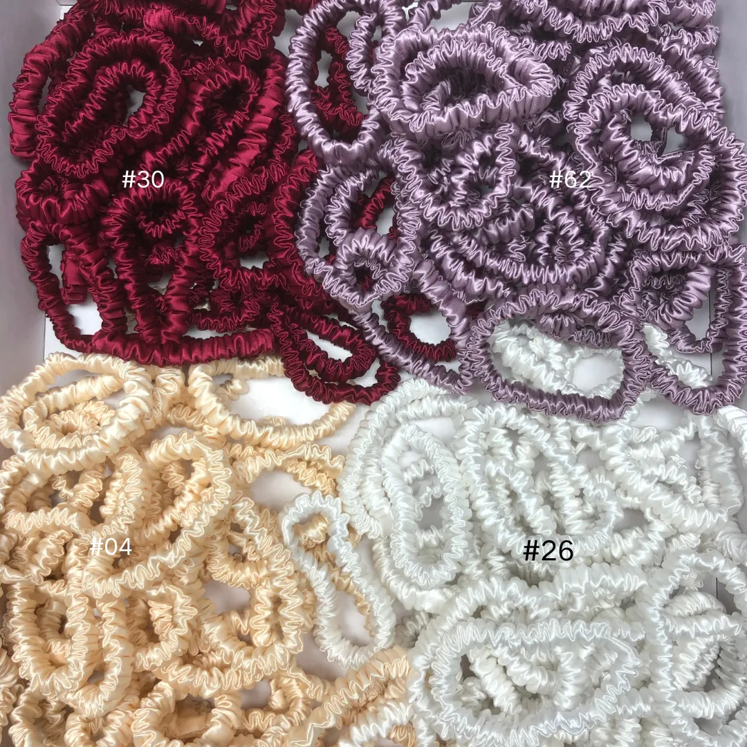 White silk scrunchies mini
