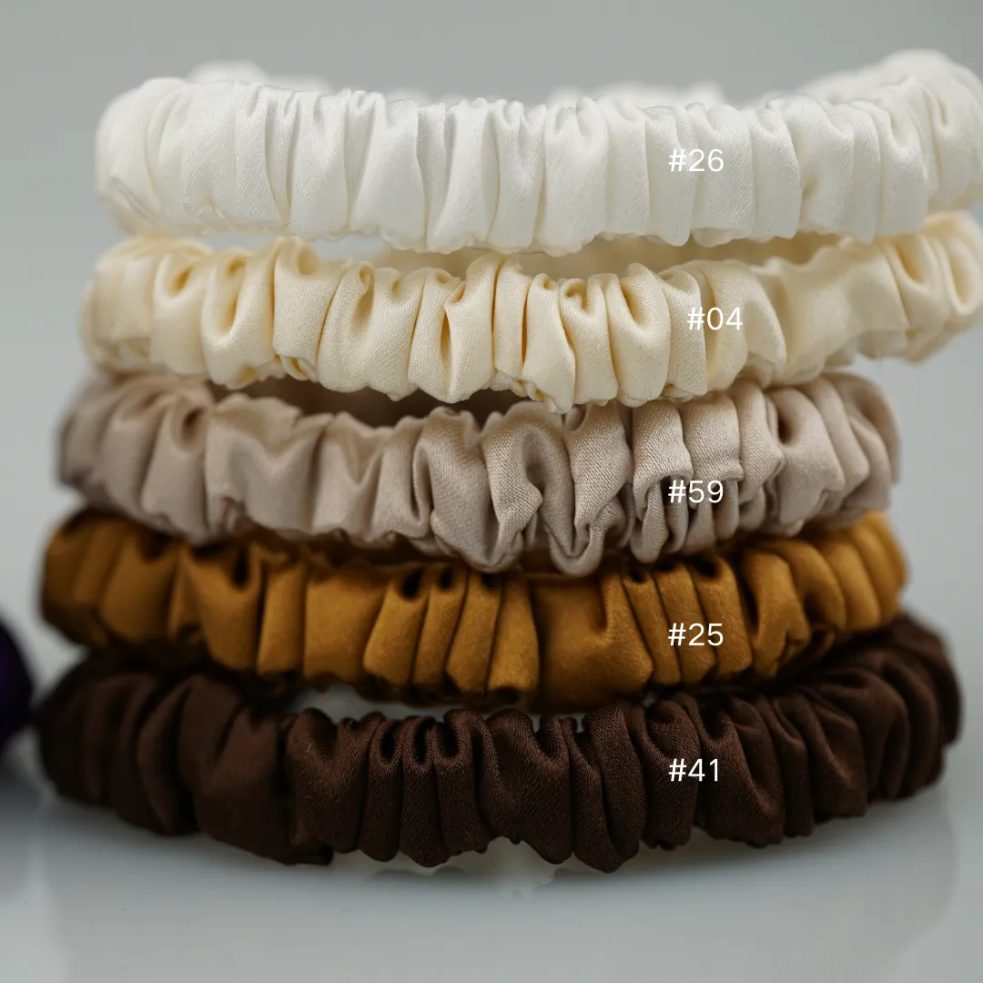 White silk scrunchies mini